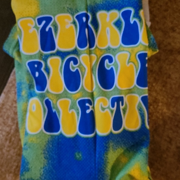 BEZERKLY BICYCLE COLECTIVE Women's large set in T - Picture 9 of 9